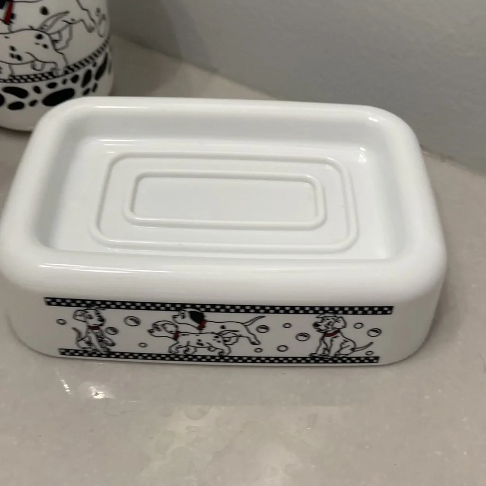 101 Dalmatians vintage 90s bathroom decor tissue, toothbrush holder, soap, & cup